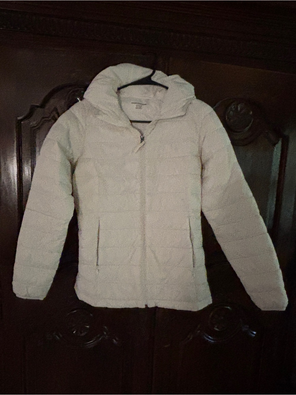 Amazon Essentials Women's Cream Hooded Puffer Jacket